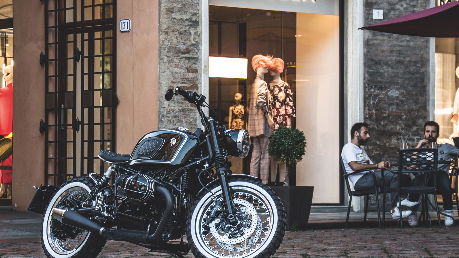 ARES DESIGN BMW R nineT - Modena cafe